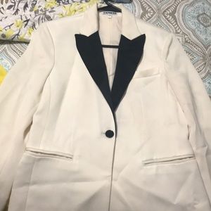 Women’s Express Black and Cream tuxedo blazer